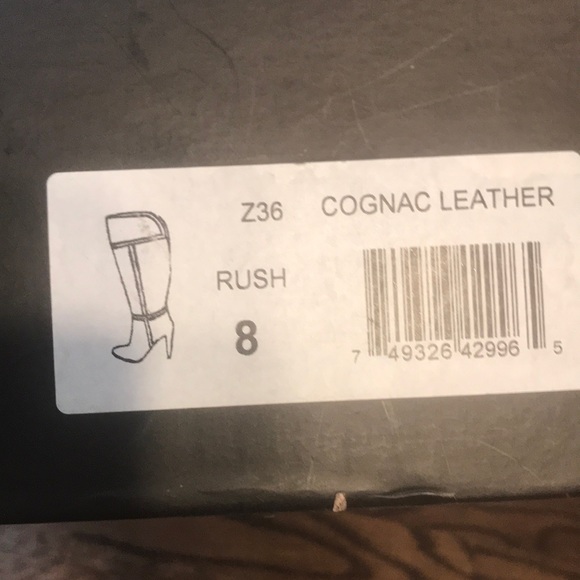 Boots - Picture 4 of 6